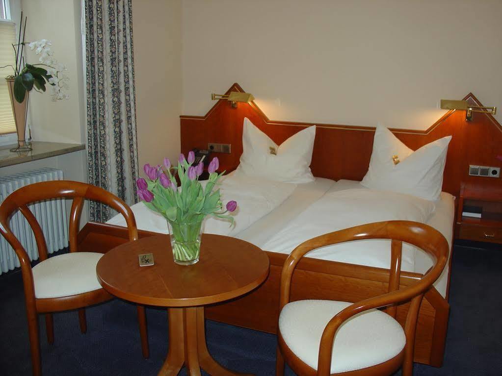 אירינגן Hotel Garni Kaiserstuhl מראה חיצוני תמונה
