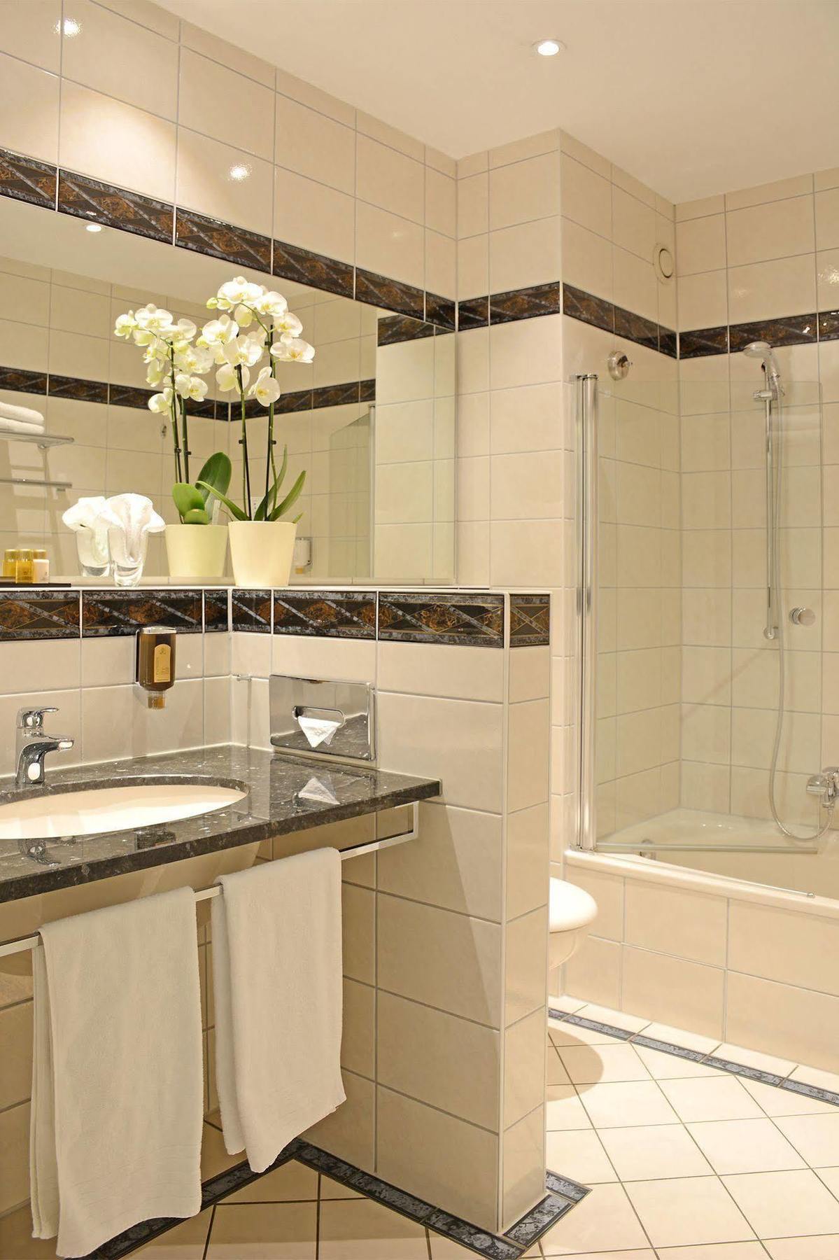 אירינגן Hotel Garni Kaiserstuhl מראה חיצוני תמונה