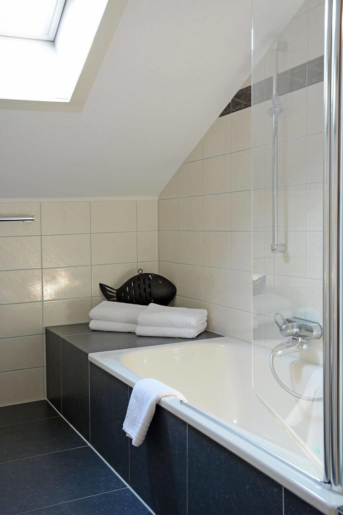 אירינגן Hotel Garni Kaiserstuhl מראה חיצוני תמונה