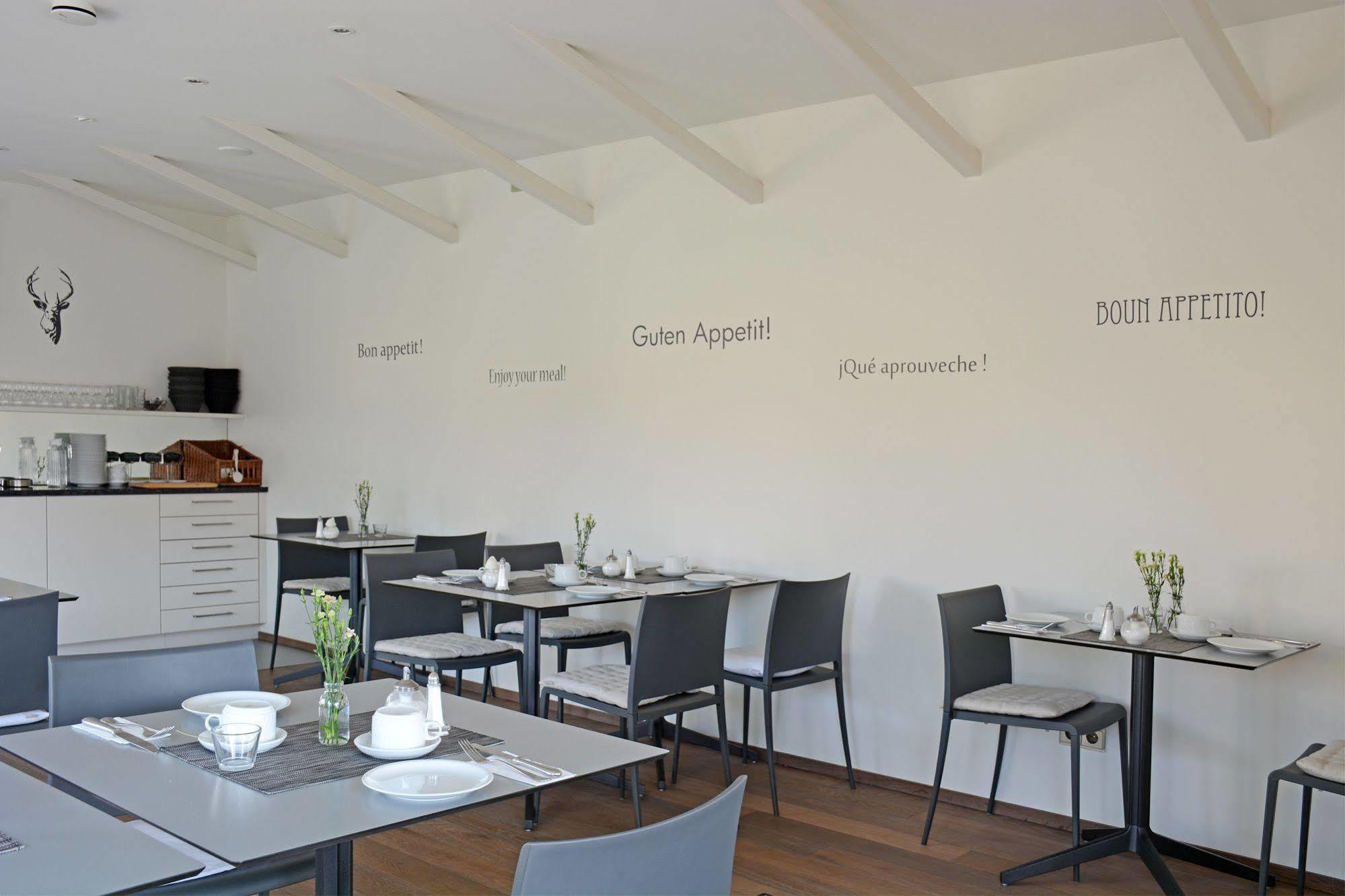 אירינגן Hotel Garni Kaiserstuhl מראה חיצוני תמונה